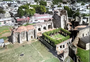 Santo Domingo entre muros, arquitectura, historia y talento editorial