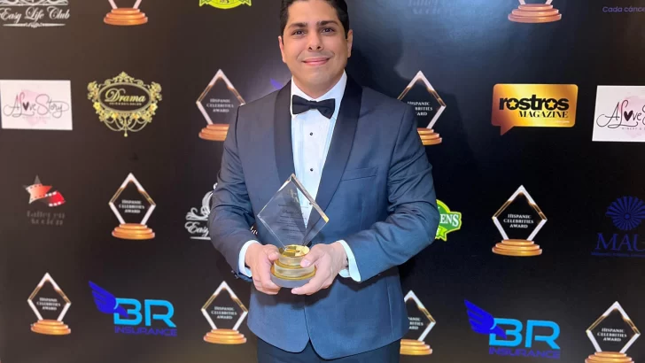 Samir Saba recibe reconocimiento por sus 27 años de carrera en los Hispanic Celebrities Awards