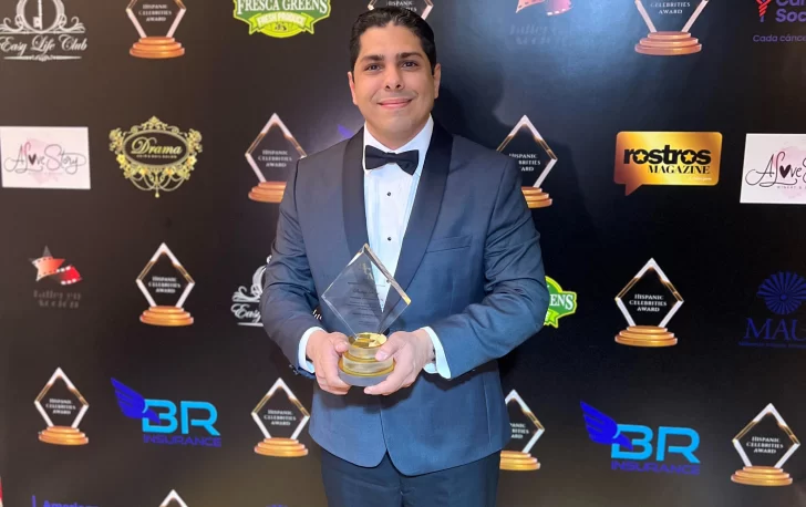 Samir Saba recibe reconocimiento por sus 27 años de carrera en los Hispanic Celebrities Awards