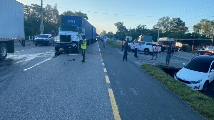 Dieciséis personas afectadas en un accidente múltiple en Monseñor Nouel