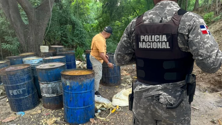 Policía desmantela fábrica de clerén y apresa cinco personas en Navarrete