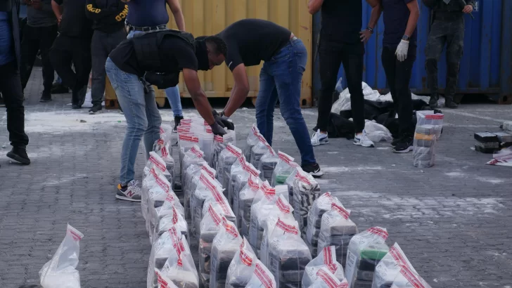 Interceptan cargamento de 310 paquetes de cocaína en Puerto Caucedo