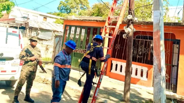 Edesur desmantela 70 conexiones ilegales en Barahona, Bahoruco y Pedernales