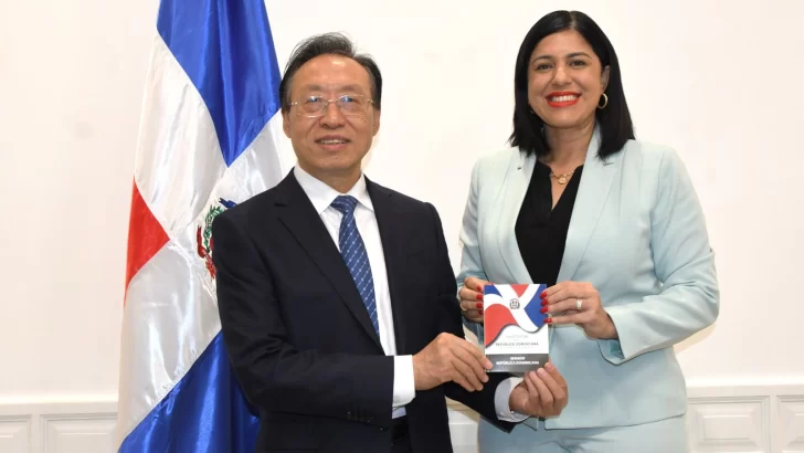 Reciben vicepresidente delegación provincial de China Reciben vicepresidente delegación provincial de China