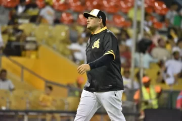 Águilas debutan con triunfo con su nuevo mánager