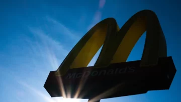 McDonalds vinculado a decenas de intoxicaciones alimentarias y una muerte en EEUU