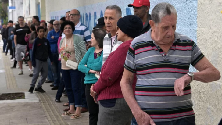 Brasil vota en la segunda vuelta de las municipales en un nuevo test para Lula y Bolsonaro