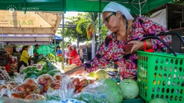 Qué son los agromercados, la apuesta de Bukele para bajar el alto precio de los alimentos en El Salvador (y las incógnitas que generan)