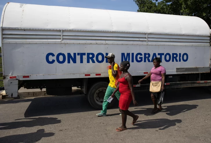 Ejército detiene decenas de haitianos indocumentados