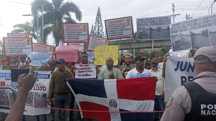 Organizaciones comunitarias de San Felipe denuncian paralizan asfaltado de calles