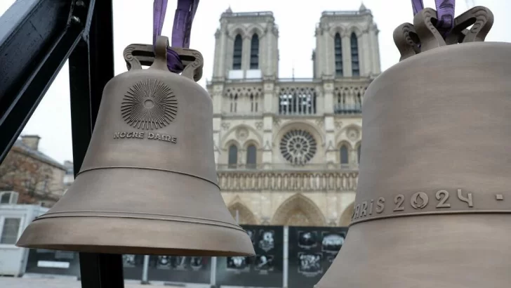 Por primera vez desde el incendio las campanas de Notre-Dame resuenan en París