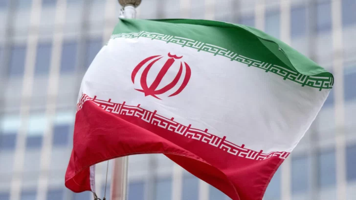 Irán amenaza con centrifugadoras nuevas y avanzadas en respuesta a la censura del OIEA