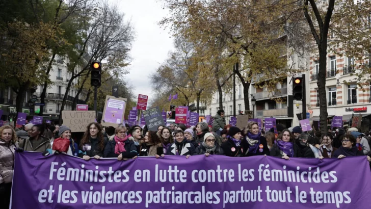 Francia: cientos de organizaciones protestan contra la violencia de género