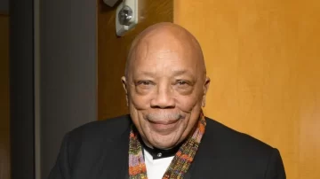 Muere Quincy Jones, el gigante de la música que produjo 'Thriller' de Michael Jackson y trabajó con Frank Sinatra