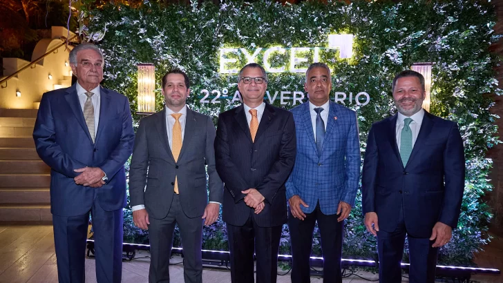 Excel renueva compromiso en el mercado de valores dominicano