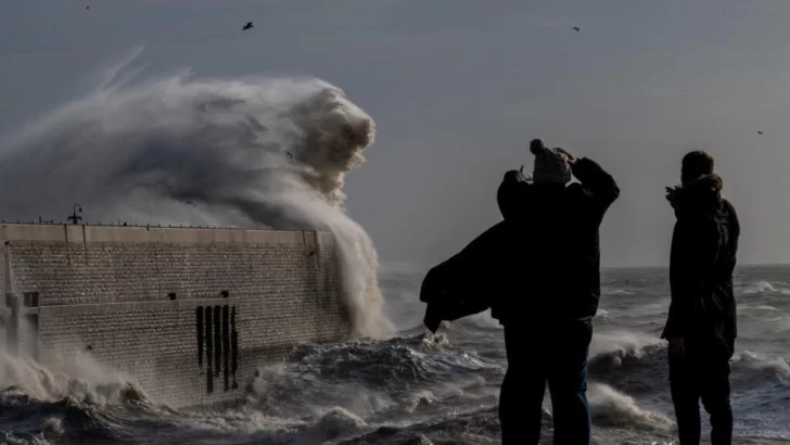 La tormenta Bert deja cinco muertos y devastación en Reino Unido, mientras se traslada a España