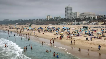 'Jugaron a ser Dios con el paisaje':  el verdadero origen de las playas más emblemáticas de Los Ángeles