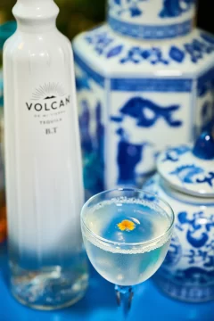 Casa Brugal presenta su tequila “Volcán de mi Tierra Blanco Tahona”