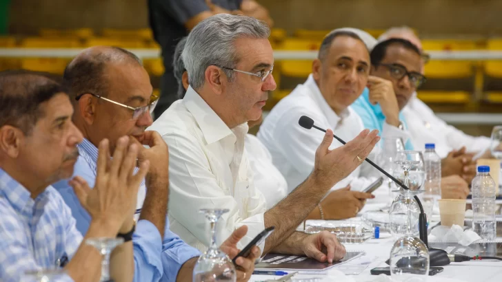 Abinader se reúne con organizaciones comunitarias en San Pedro de Macorís Abinader se reúne con organizaciones comunitarias en San Pedro de Macorís