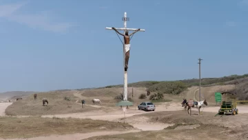 El fotógrafo que retrató durante un año la otra cara de Vaca Muerta, el yacimiento del que depende el futuro energético de Argentina