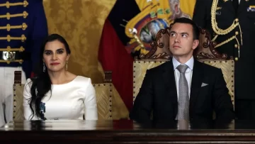 Crisis en Ecuador: la vicepresidenta acude a la Asamblea para denunciar su suspensión del cargo