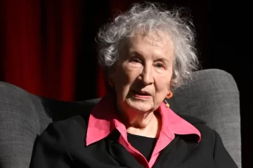 'Trump miente tanto que es imposible saber qué va a ocurrir ahora', sostiene Margaret Atwood