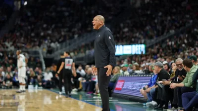 NBA multa con 25.000 dólares a Doc Rivers por criticar a los árbitros pese a tener razón