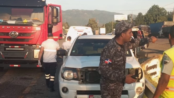 Cuatro personas heridas en accidente múltiple en Bonao