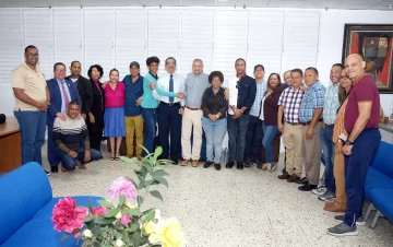 Asjana intercambia con profesores del Centro UASD Puerto Plata  sobre los retos de la educación superior