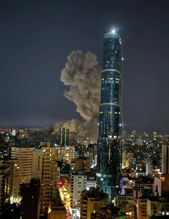 Cinco misiles israelíes golpean edificio residencial en pleno centro de Beirut