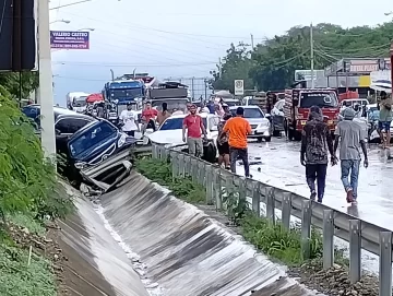 Se registra accidente múltiple en la autopista Duarte