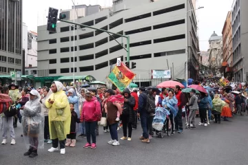 Entre luchas de poder, Bolivia se hunde en el caos