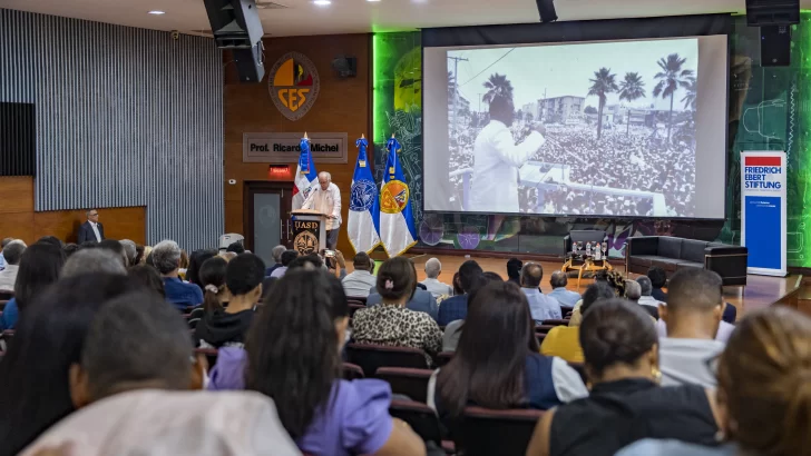 Wilfredo Lozano valora aportes de José Francisco Peña Gómez a la democracia