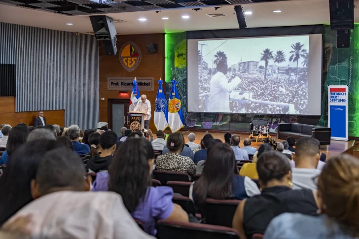 Wilfredo Lozano valora aportes de José Francisco Peña Gómez a la democracia