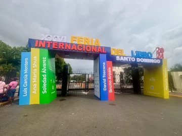 La Feria del Libro Santo Domingo abre sus puertas con solemnidad, anécdotas e ideales