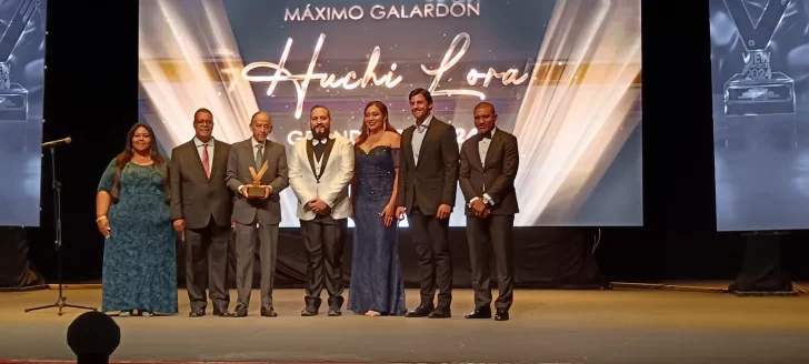 Huchi Lora: Gran Premio View Award de la SODOMEDI, en emotivo y justo ceremonial