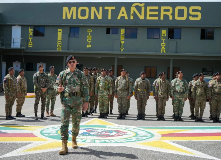 Jefe del Ejército: 'Cero tolerancia' a tráfico personas, drogas y mercancías