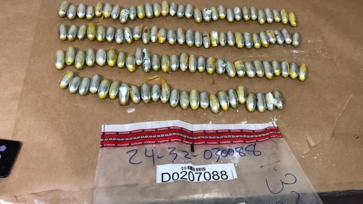 Nigerianos apresados expulsaron 182 bolsitas de cocaína 