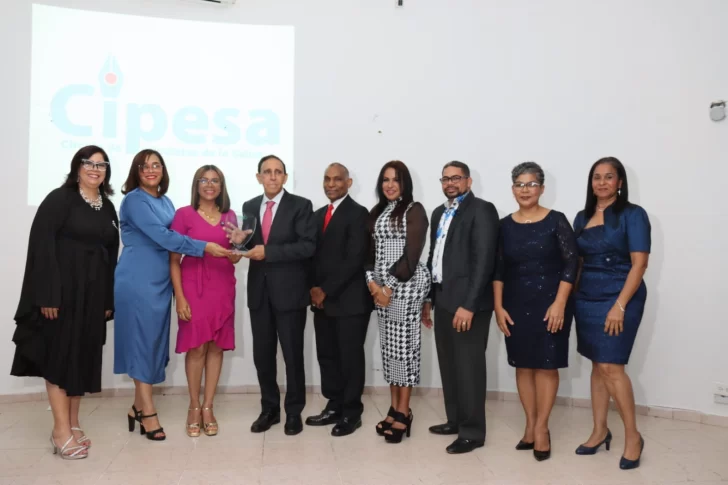 Carol Martínez asume presidencia de Cipesa