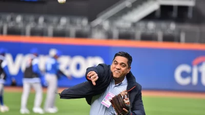 Ministro de Deportes realizó lanzamiento de honor en Nueva York