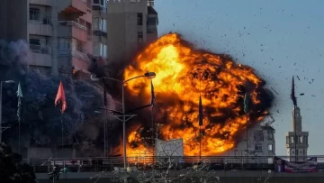 Israel bombardea los suburbios de Beirut mientras EE. UU. presiona por un alto el fuego