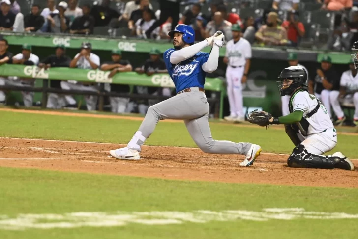 Licey vence a Estrellas, Leones a Toros y Águilas a Gigantes