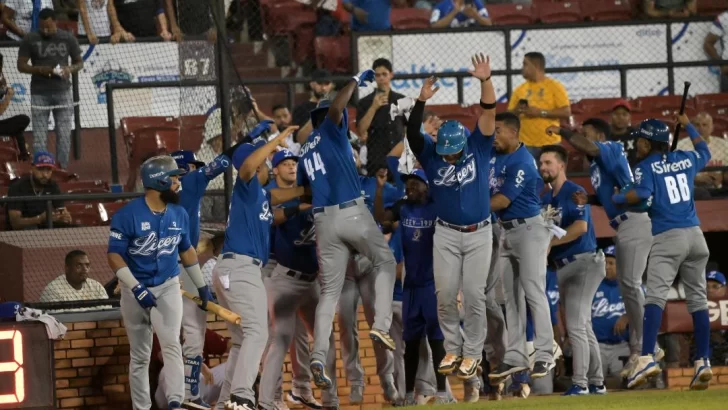 Licey blanquea a Gigantes; Leones vence a Estrellas y Águilas a Toros