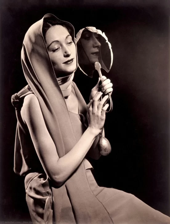 Man-Ray-Nusch-Eluard-con-Espejo-1935-552x728