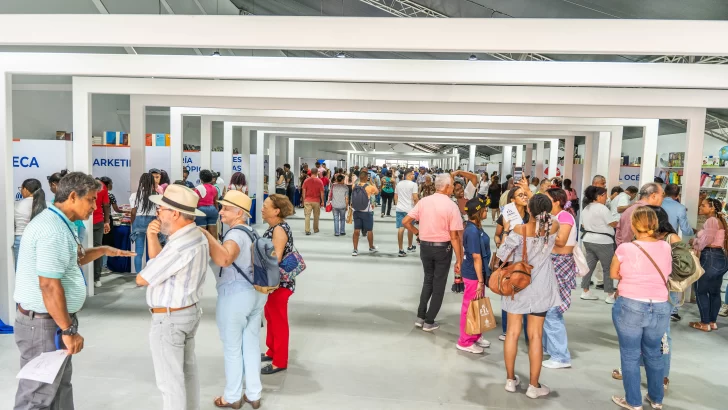 Feria Internacional del Libro de Santo Domingo recibe a miles de personas este viernes