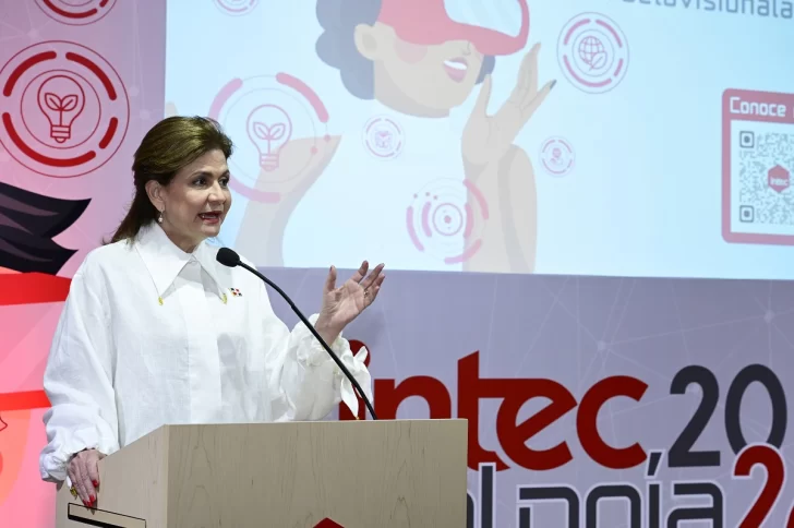 Raquel-Pena-vicepresidenta-de-la-Republica-presidio-el-acto-inaugural-de-la-feria-Intecnologia-de-INTEC-728x484