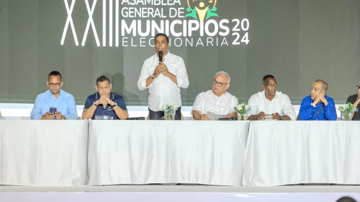 Ratifican a Víctor D’Aza de manera como secretario general de la Liga Municipal 