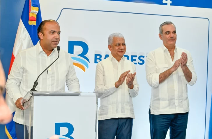 Samuel-Pereyra-Ricardo-de-los-Santos-y-Luis-Abinader-728x479