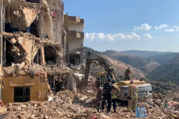 Cuatro muertos en ataque israelí en centro de Beirut que mató a portavoz de Hizbulá