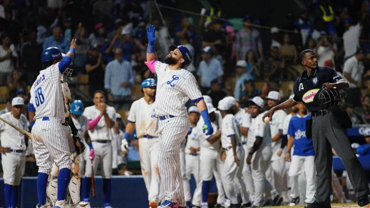 Licey blanquea a Escogido y Estrellas extienden dominio ante Toros